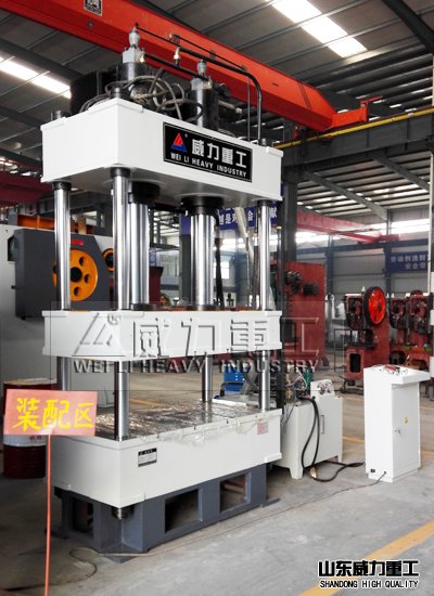 200噸三梁四柱油壓機(jī)廠家實景拍攝
